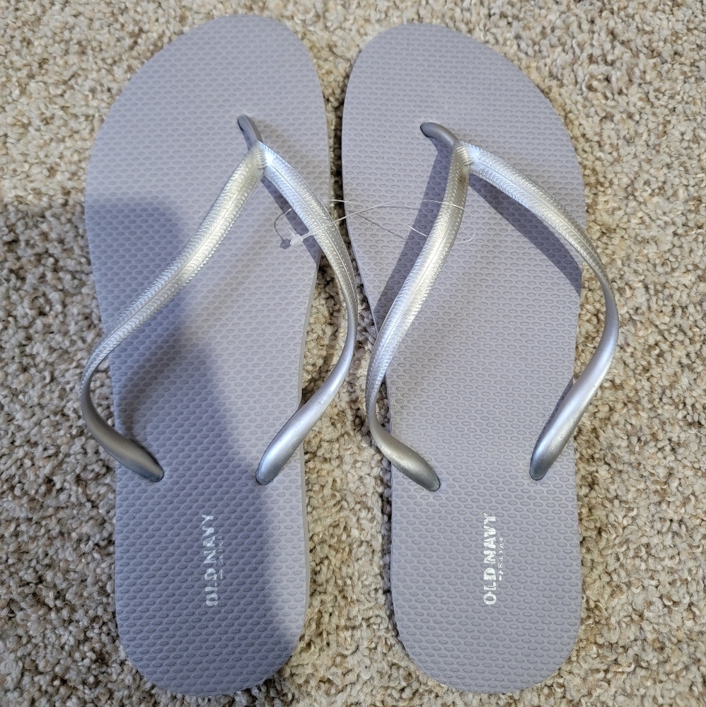 Old Navy Gray Flip Flops (11-12)